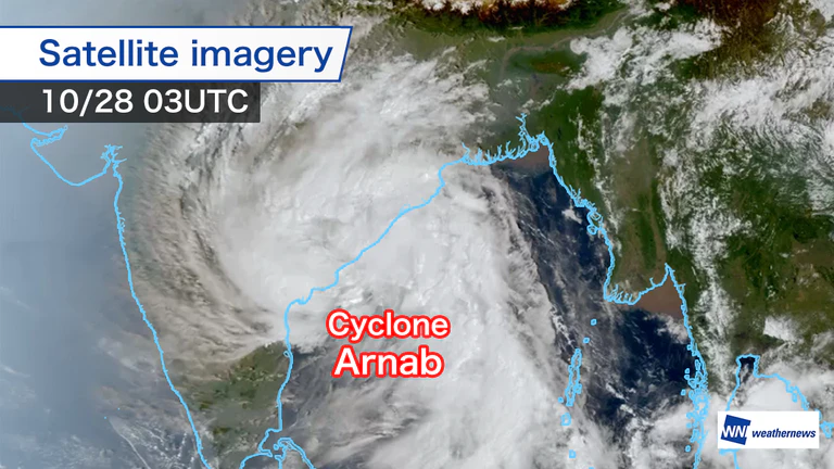 El ciclón Arnab toca tierra en el este de India; piden extremar la precaución por las lluvias intensas en las zonas cercanas
