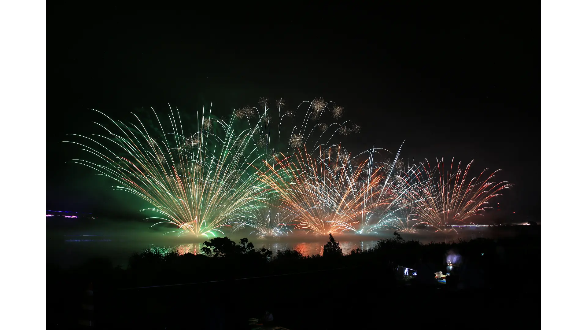 咲花温泉水中花火大会の開催情報【2026年】 - ウェザーニュース