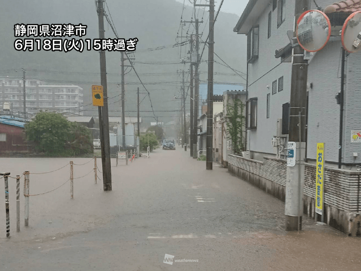 雨上がり 東京都心など関東各地で断続的に強い雨 静岡では200mm超の大雨に