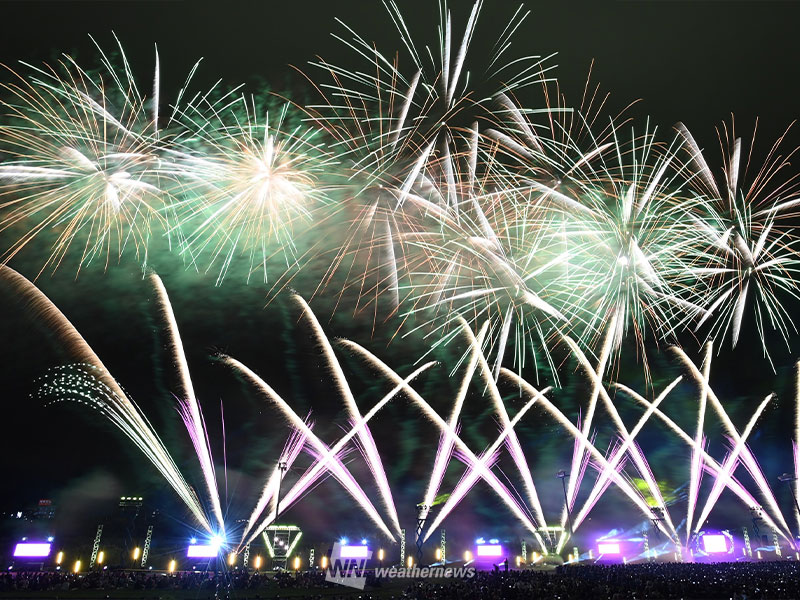 三連休〜お盆期間に開催される花火大会30選 東京・神宮外苑花火大会