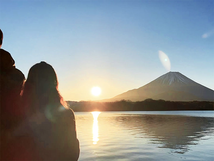 令和元年五月一日の初日の出の写真 mqdefault.jpg