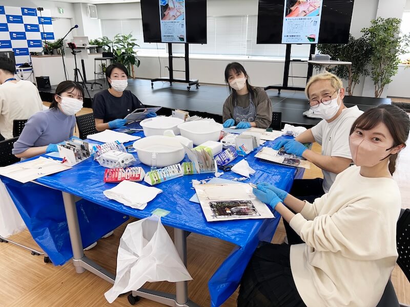 ウェザーニューズ 被災地支援 写真洗浄ボランティア 「思い出写真