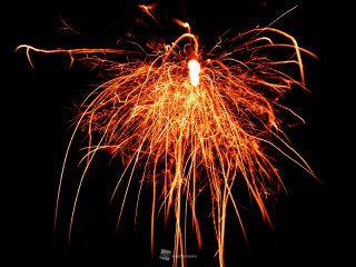 線香花火は東西で違う!? 燃え方には4段階 - ウェザーニュース