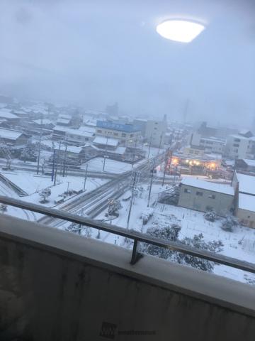 岐阜市 積雪で真っ...