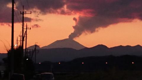 久々に浅間山の煙がすごい
