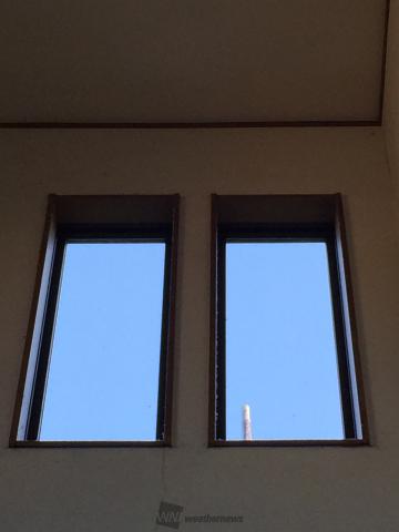 窓越しの青空 注目の空の写真 ウェザーニュース