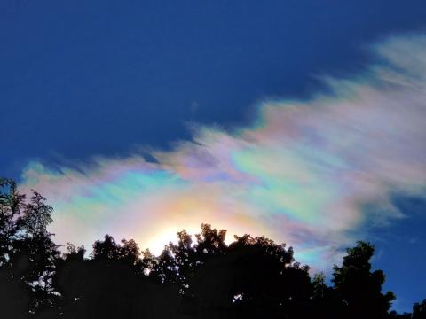 美しい極彩色の雲 注目の空の写真 ウェザーニュース