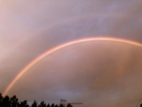 早朝に見えたダブルレインボー 注目の空の写真 ウェザーニュース