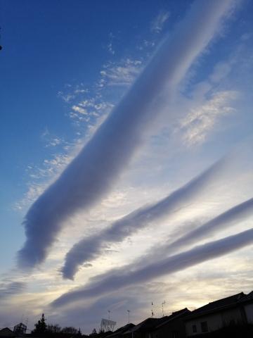 関東の上空にロール雲 注目の空の写真 ウェザーニュース