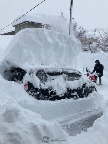 旧高田市です 雪掘りというか、発掘作業？ | 新潟県上越市 | 新潟県