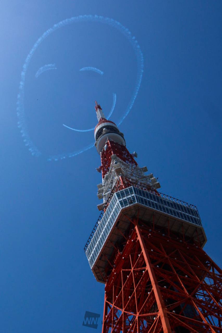 青空にニコちゃんマーク^^ 注目の空の写真 ウェザーニュース