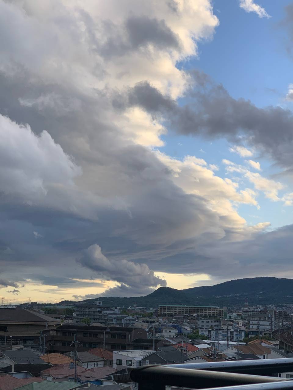 雨上がり、幻想的な空 注目の空の写真 ウェザーニュース