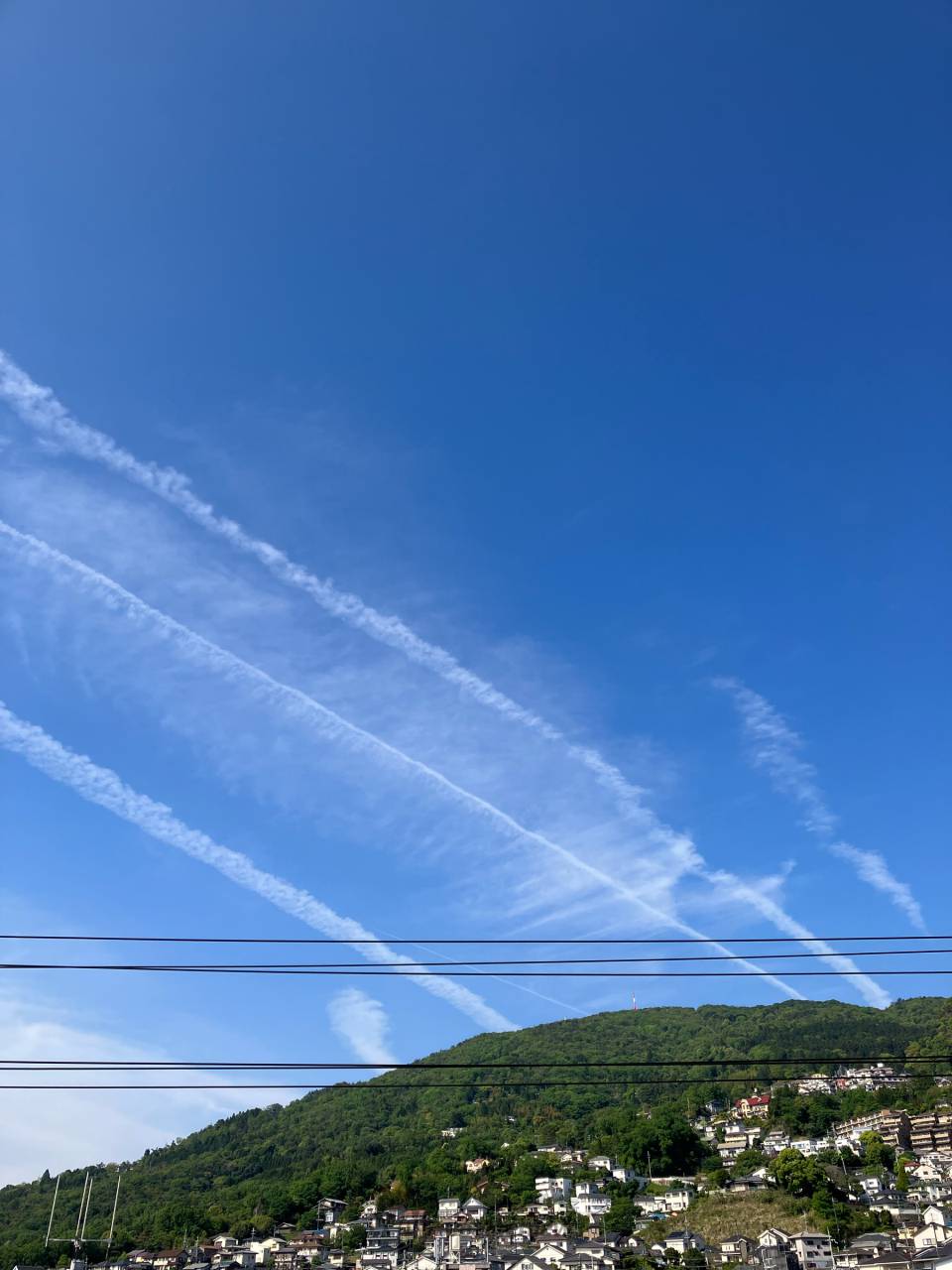 まっすーーぐ伸びる雲 注目の空の写真 ウェザーニュース