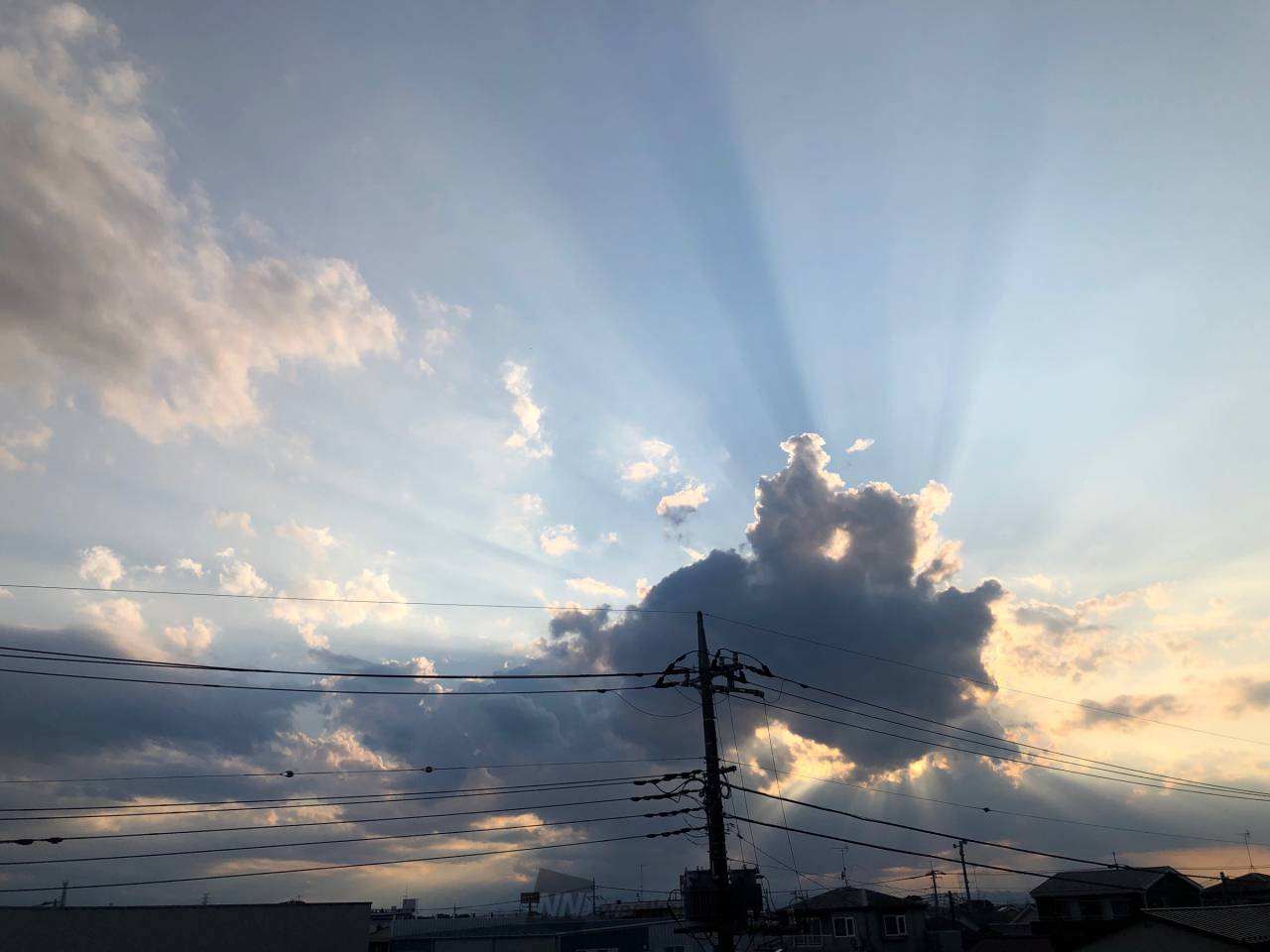 反 薄明 光線