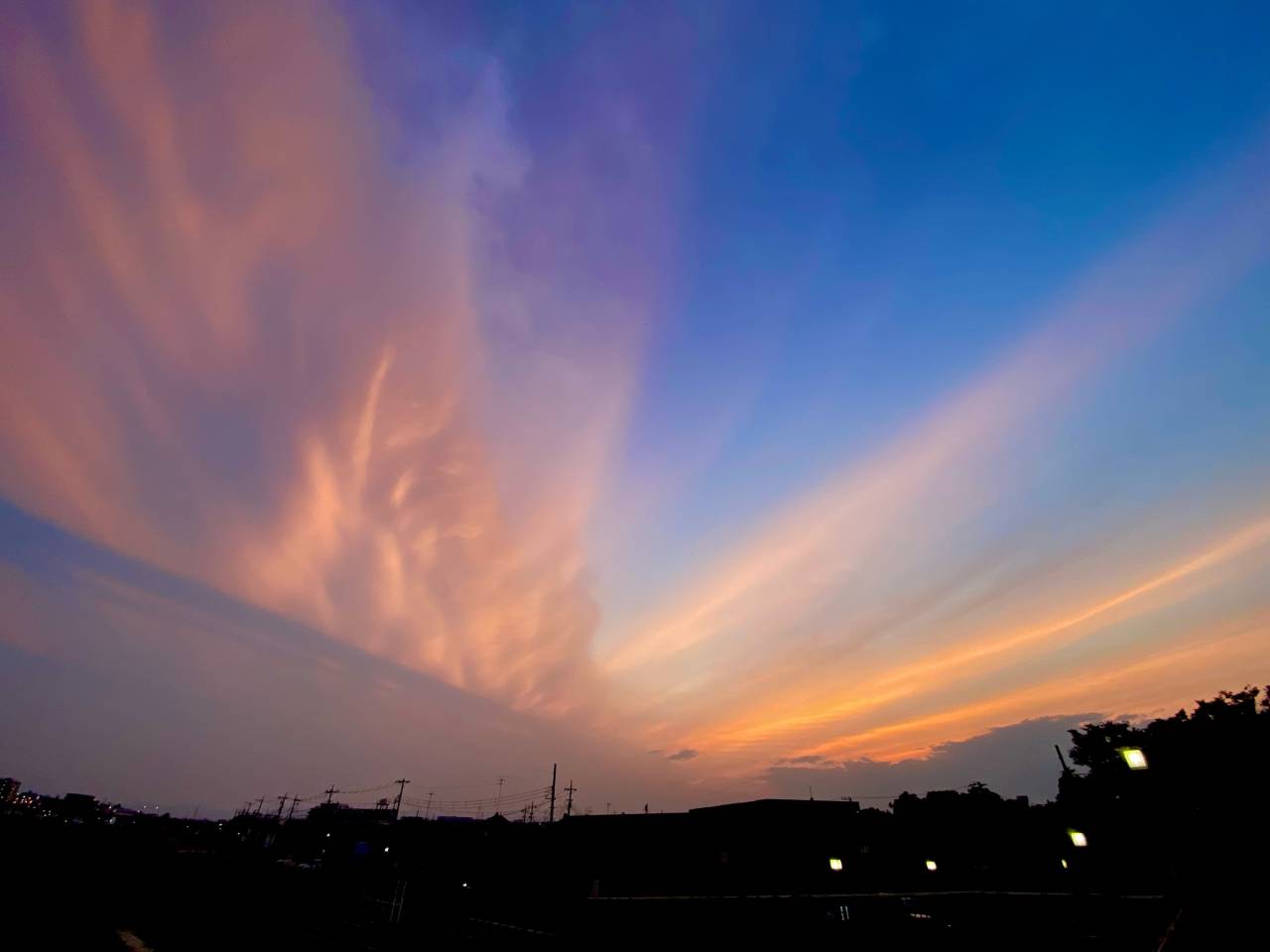 アートのような夕焼け 注目の空の写真 ウェザーニュース