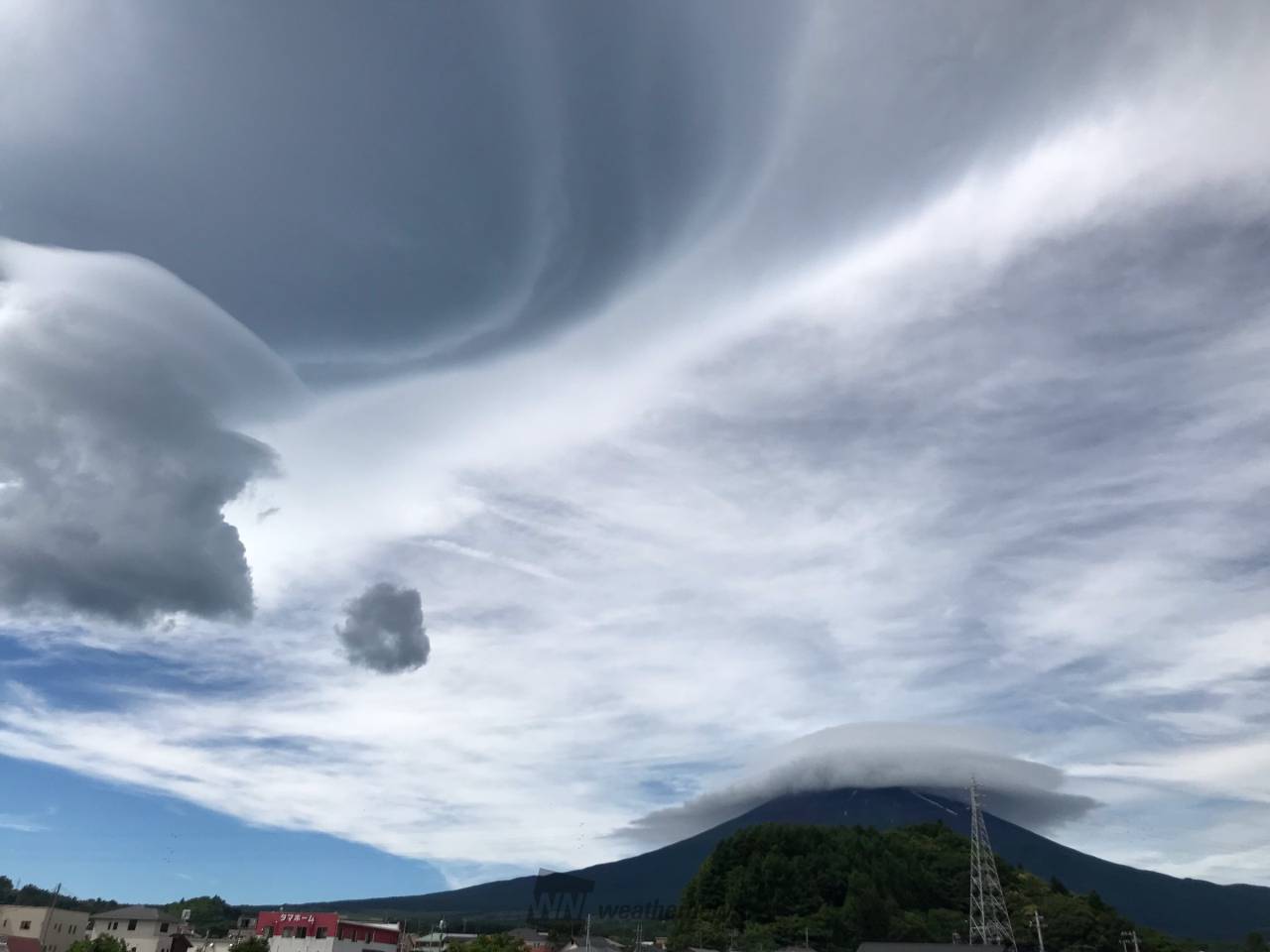 笠雲」「吊るし雲」 注目の空の写真 ウェザーニュース