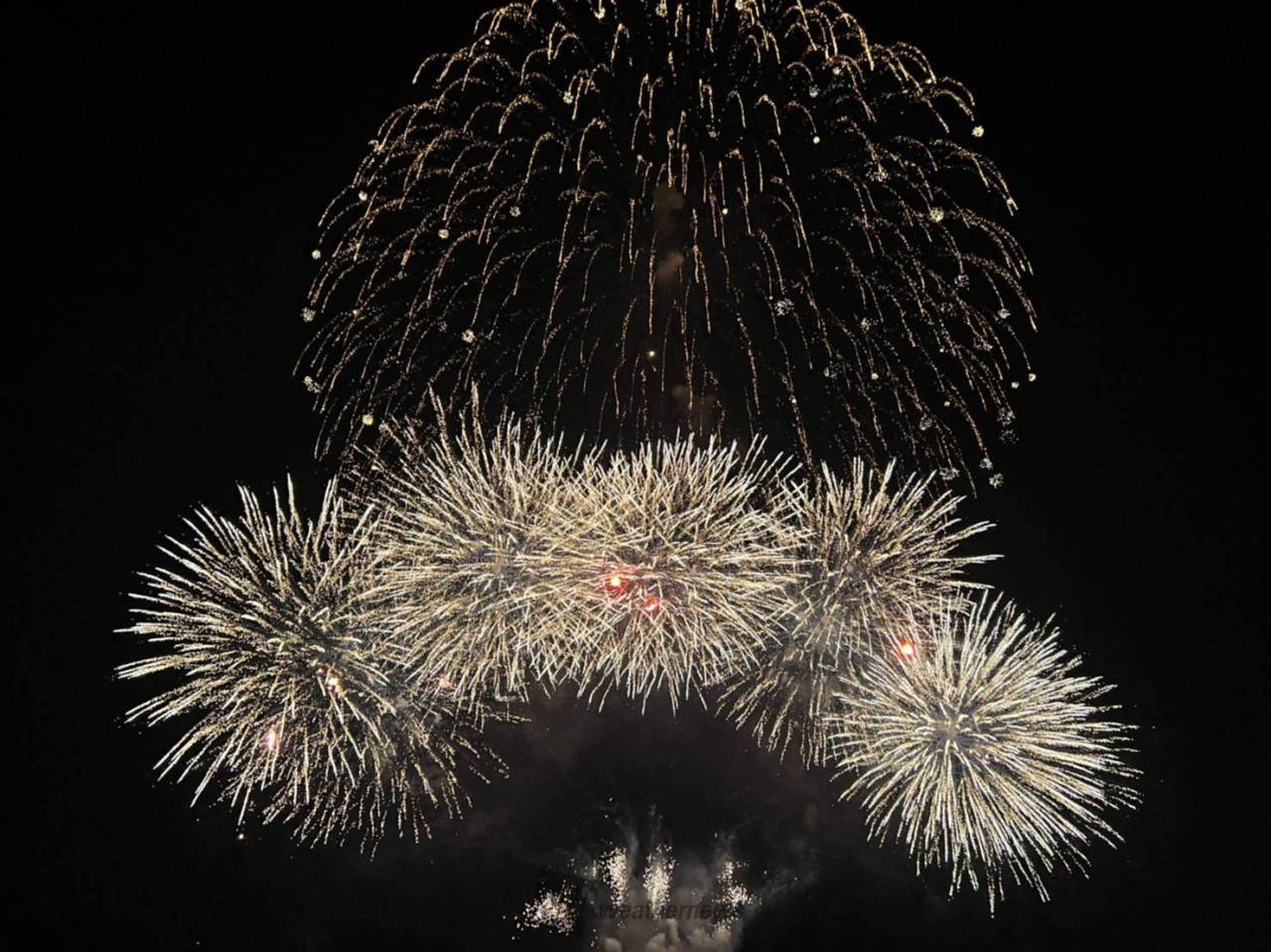 夜空に咲く花火 注目の空の写真 ウェザーニュース