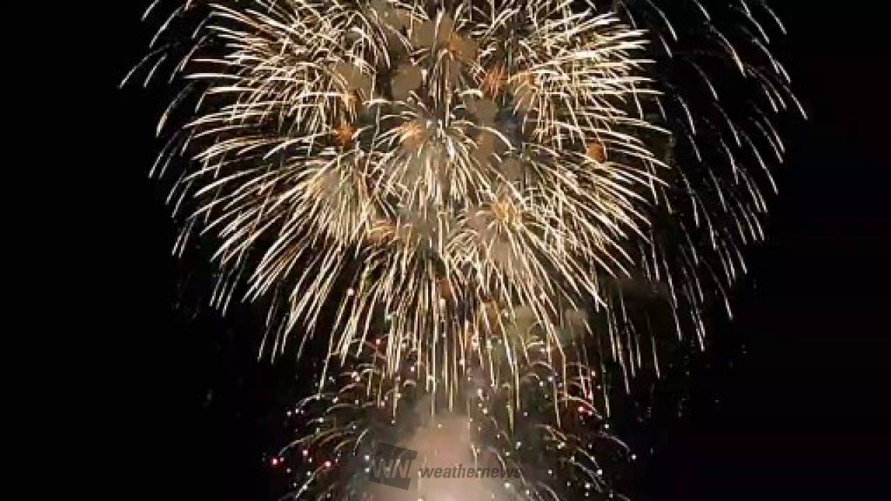 夜空に咲く花火 注目の空の写真 ウェザーニュース
