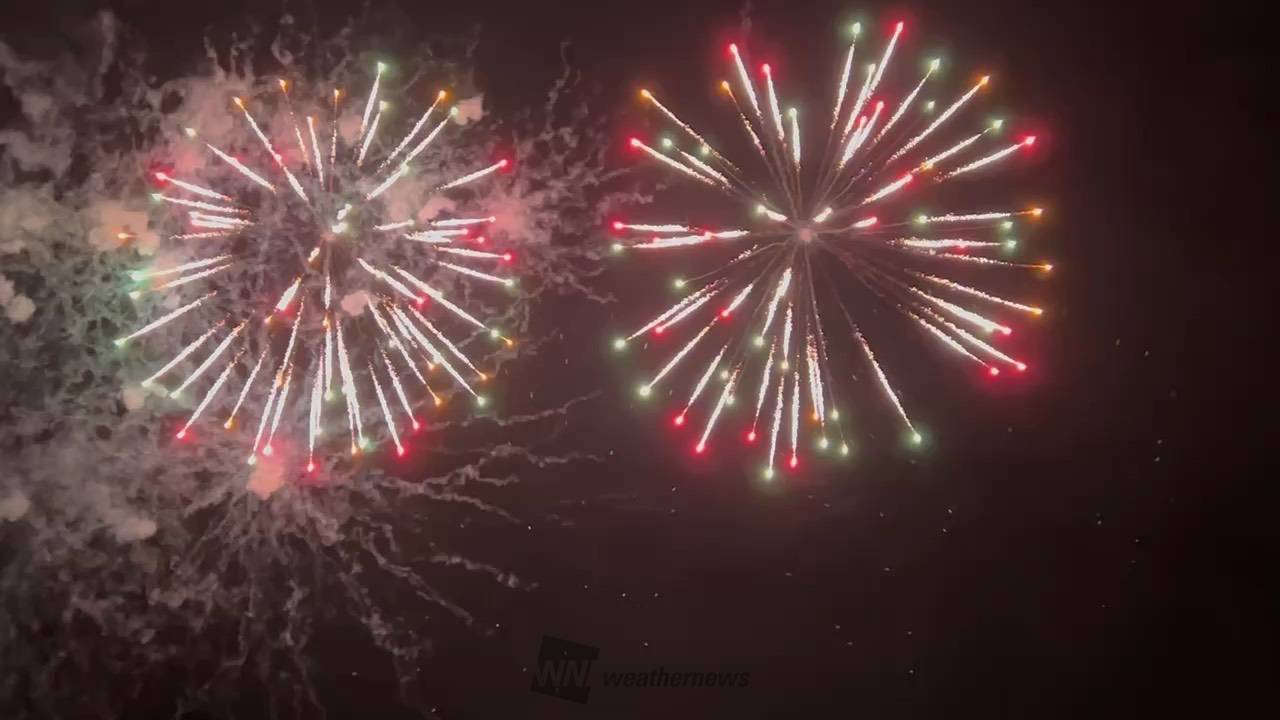 夜空に咲く花火 注目の空の写真 ウェザーニュース