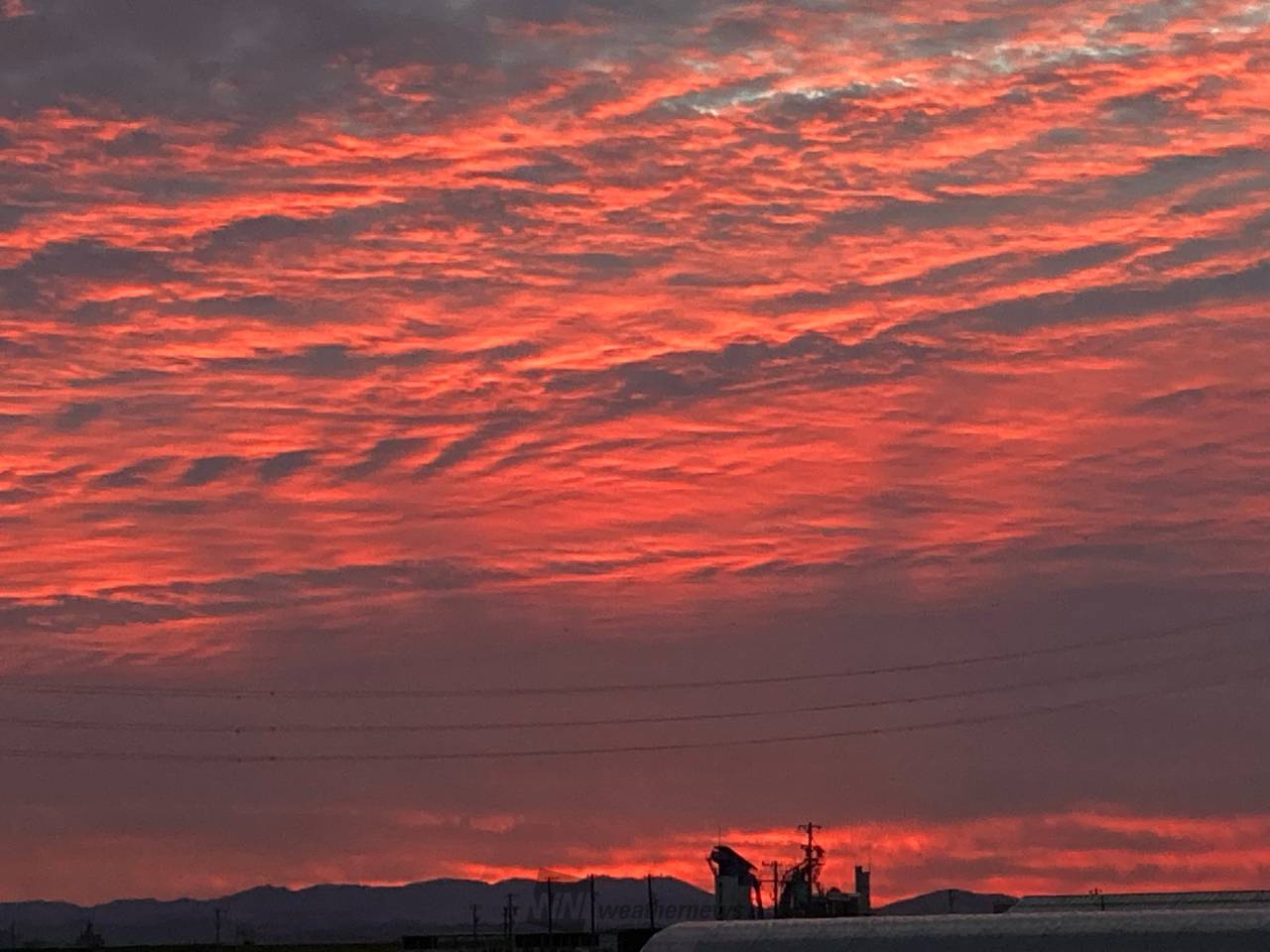 赤い空 赤く染まる朝空 注目の空の写真 ウェザーニュース