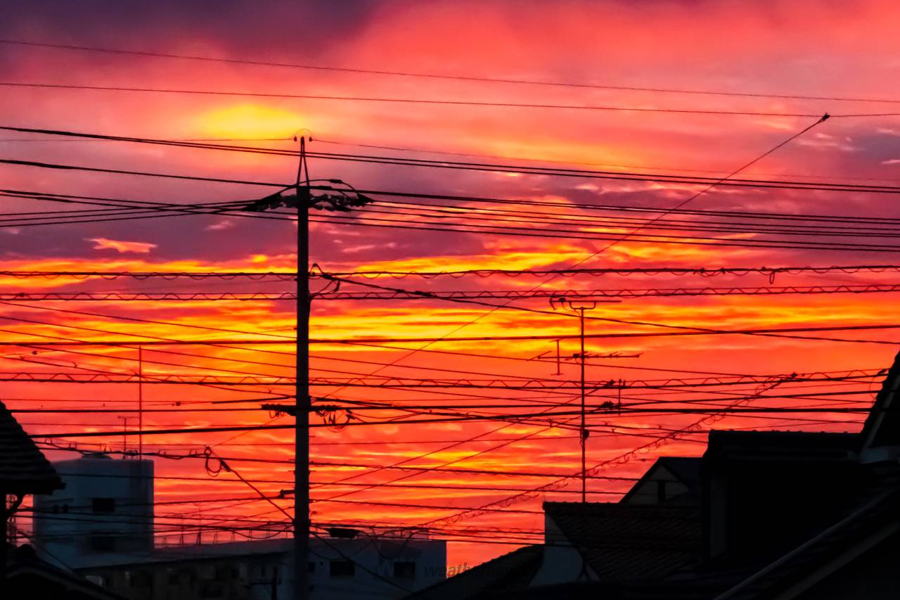赤く染まる朝空 注目の空の写真 ウェザーニュース