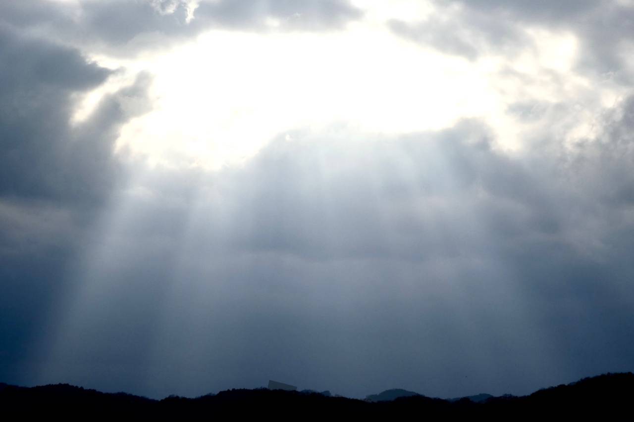 ひとだまと雲天使 天使の梯子が出現 注目の空の写真 ウェザーニュース