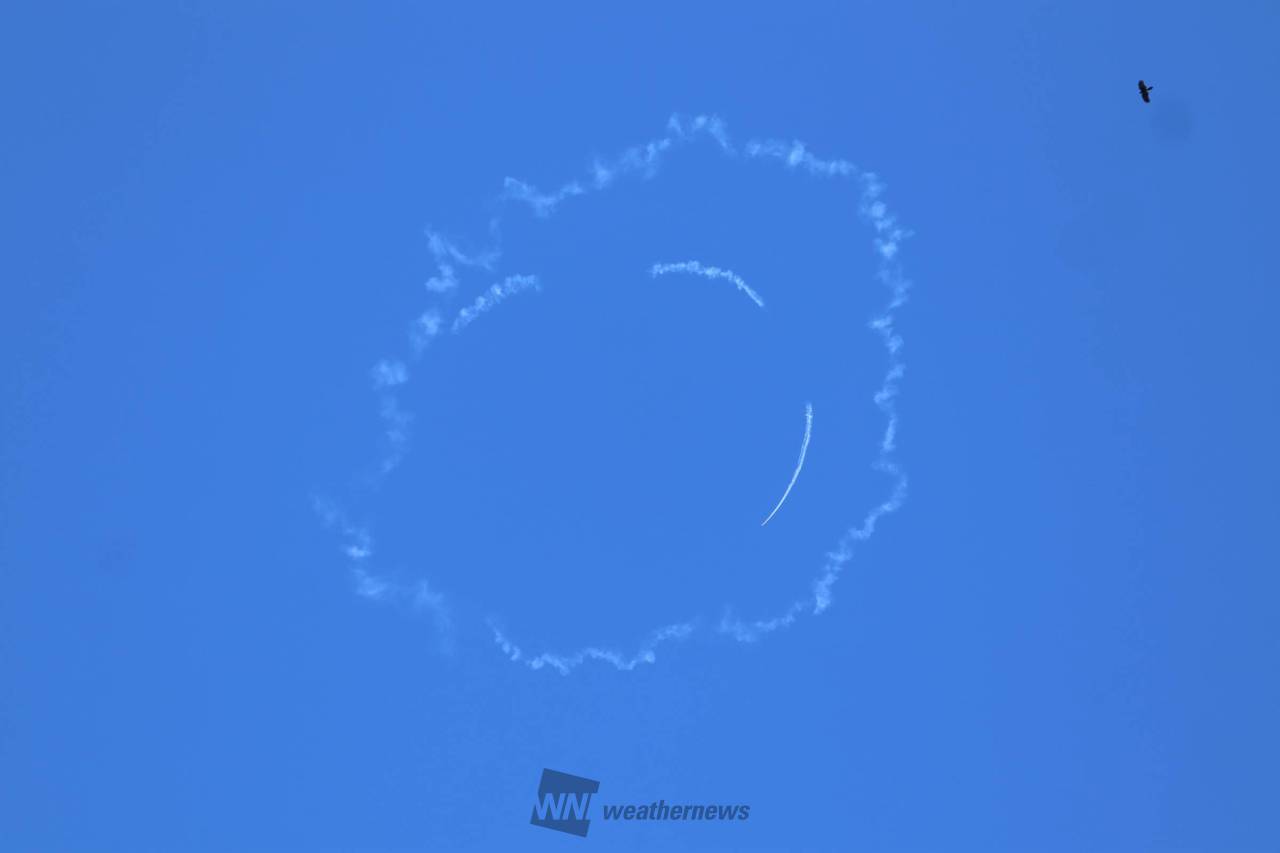 青空ページ 青空にニコちゃんマーク 注目の空の写真 ウェザーニュース