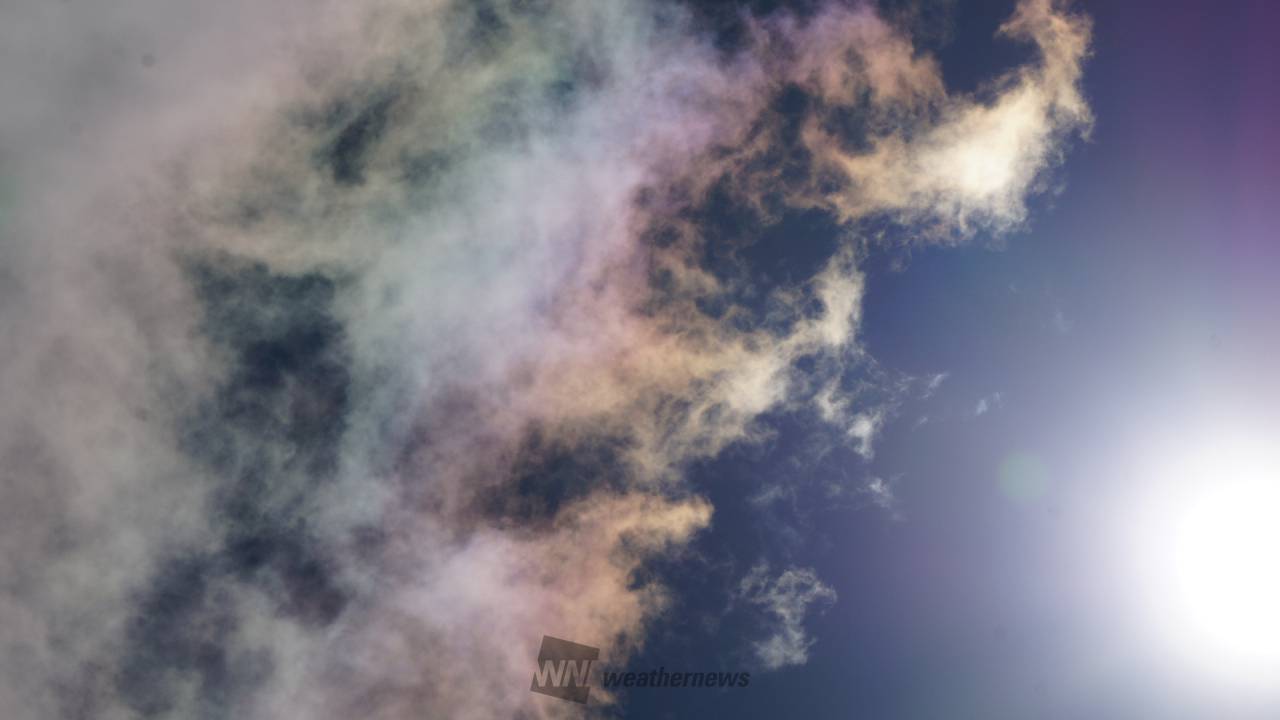 虹色の雲「彩雲」 注目の空の写真 ウェザーニュース