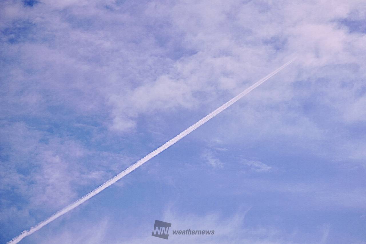 飛行機雲の長さは？ 注目の空の写真 ウェザーニュース