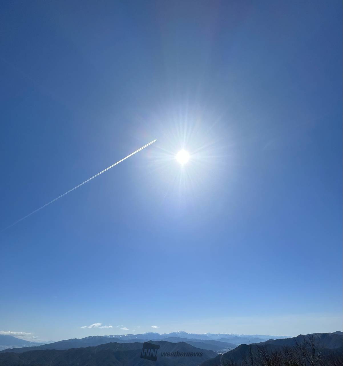 青空にはひこうき雲スワッグ45〜58cm 飛行機雲コレクション 注目の空の写真 ウェザーニュース