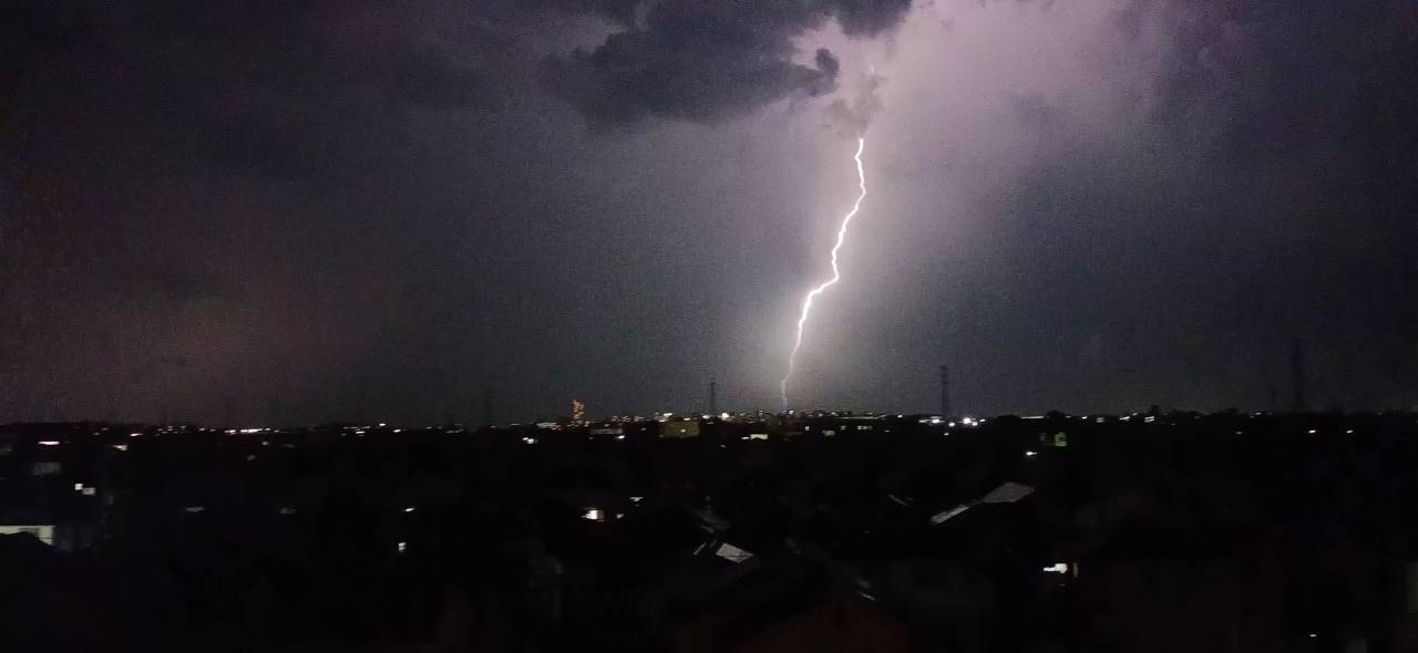急な強雨や雷雨に注意 注目の空の写真 ウェザーニュース