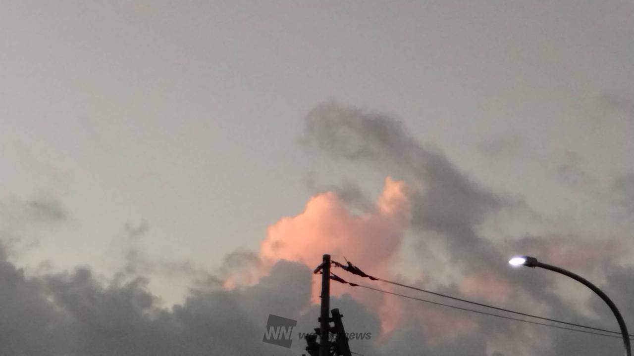 朝焼けに染まるモクモク雲 注目の空の写真 ウェザーニュース