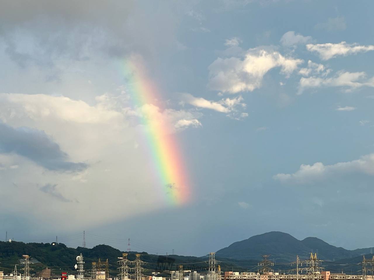 雨上がりに虹が出現 注目の空の写真 ウェザーニュース