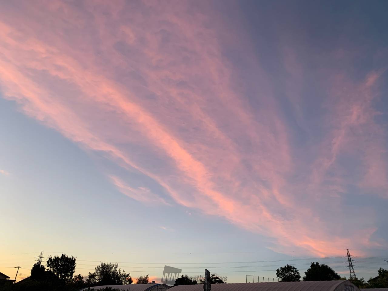 朝焼けに染まる雲 注目の空の写真 ウェザーニュース