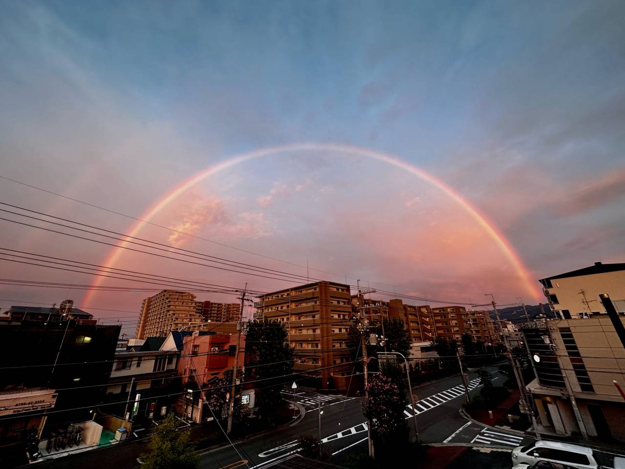 近畿で鮮やかな朝虹 注目の空の写真 ウェザーニュース
