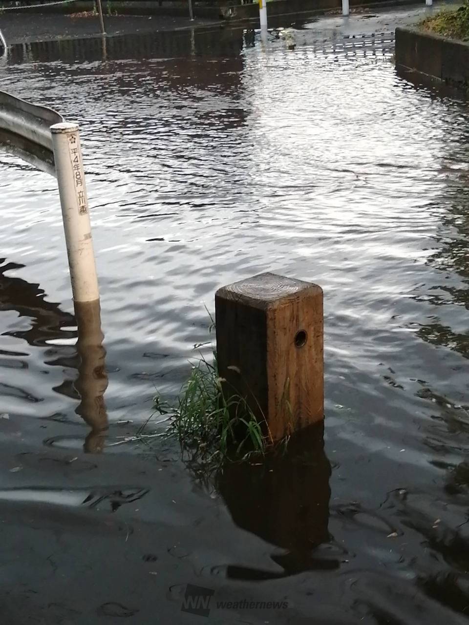 急な雷雨で冠水発生 注目の空の写真 ウェザーニュース