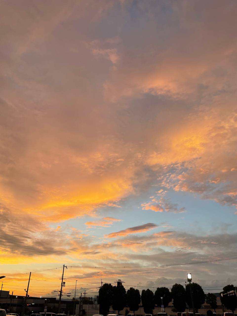 夕焼け色の秋の雲 注目の空の写真 ウェザーニュース