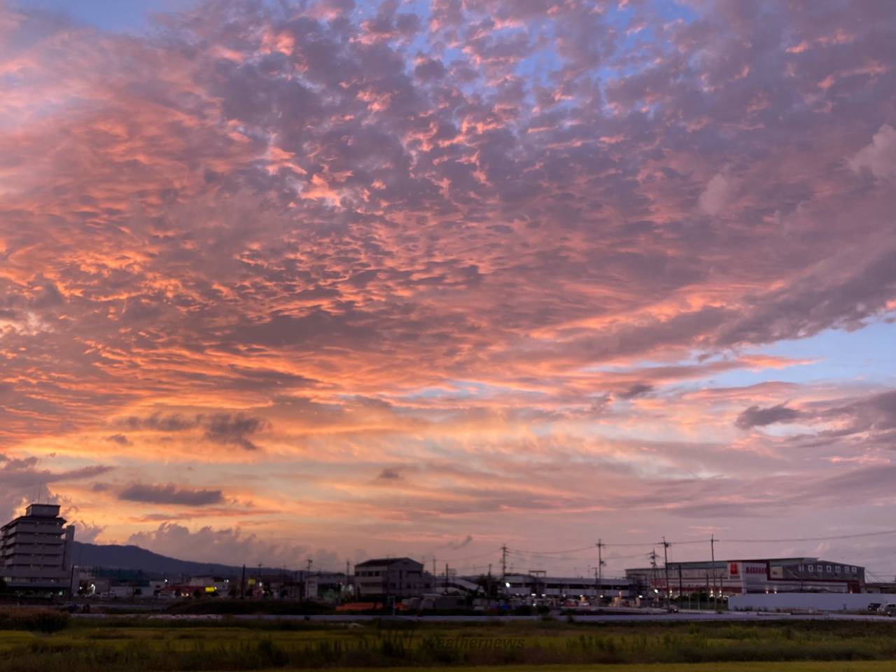 夕焼け色の秋の雲 注目の空の写真 ウェザーニュース