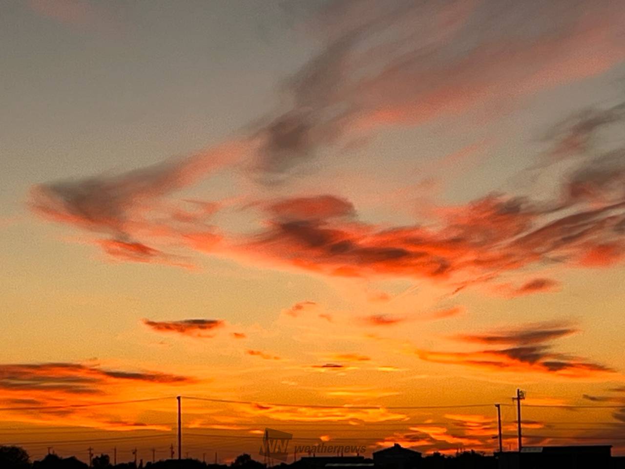 夕日ページ 日曜日を締めくくる夕焼け 注目の空の写真 ウェザーニュース