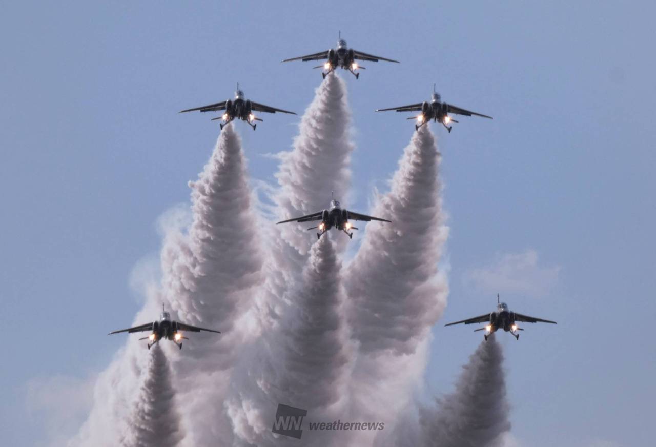 宮崎でブルーインパルス 注目の空の写真 ウェザーニュース
