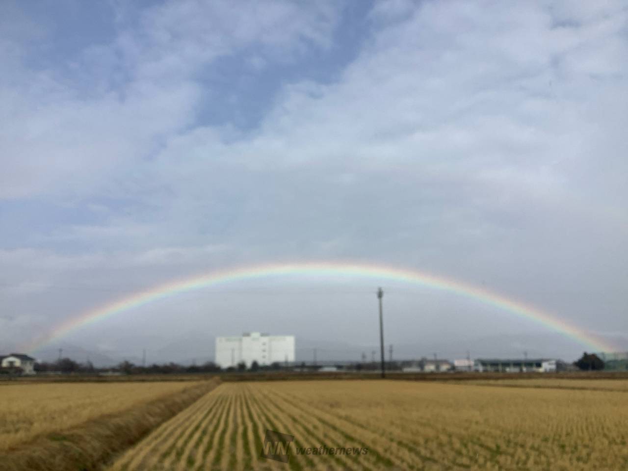 大晦日の空に虹🌈 注目の空の写真 ウェザーニュース