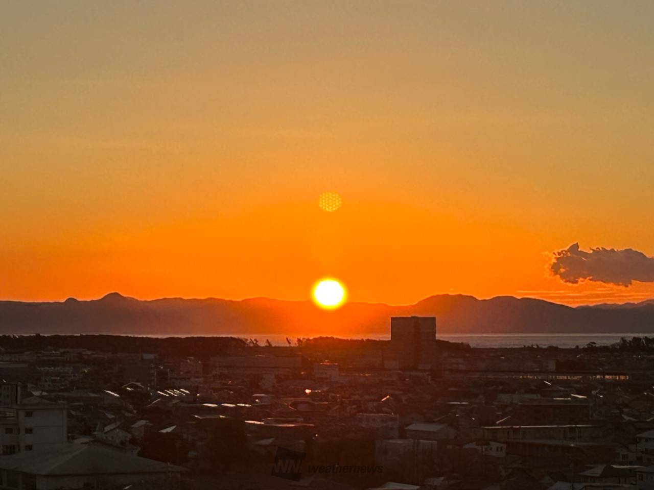 令和元年五月一日の初日の出の写真 初日の出2024／ 注目の空の写真 ウェザーニュース