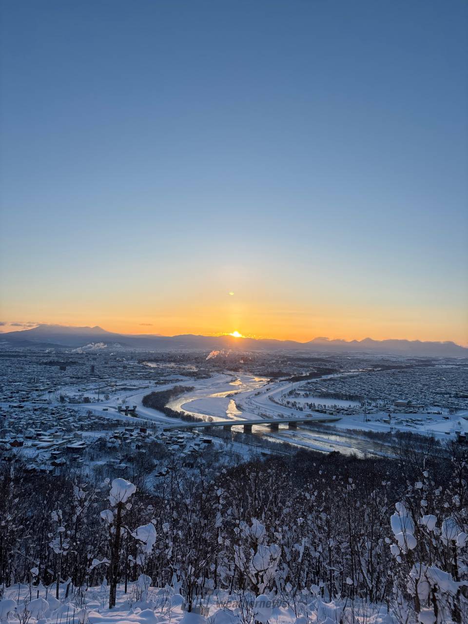 令和元年五月一日の初日の出の写真 令和元年五月一日の初日の出の写真 令和元年