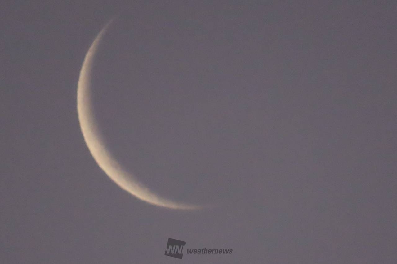 ほっそりムーン🌙 注目の空の写真 ウェザーニュース