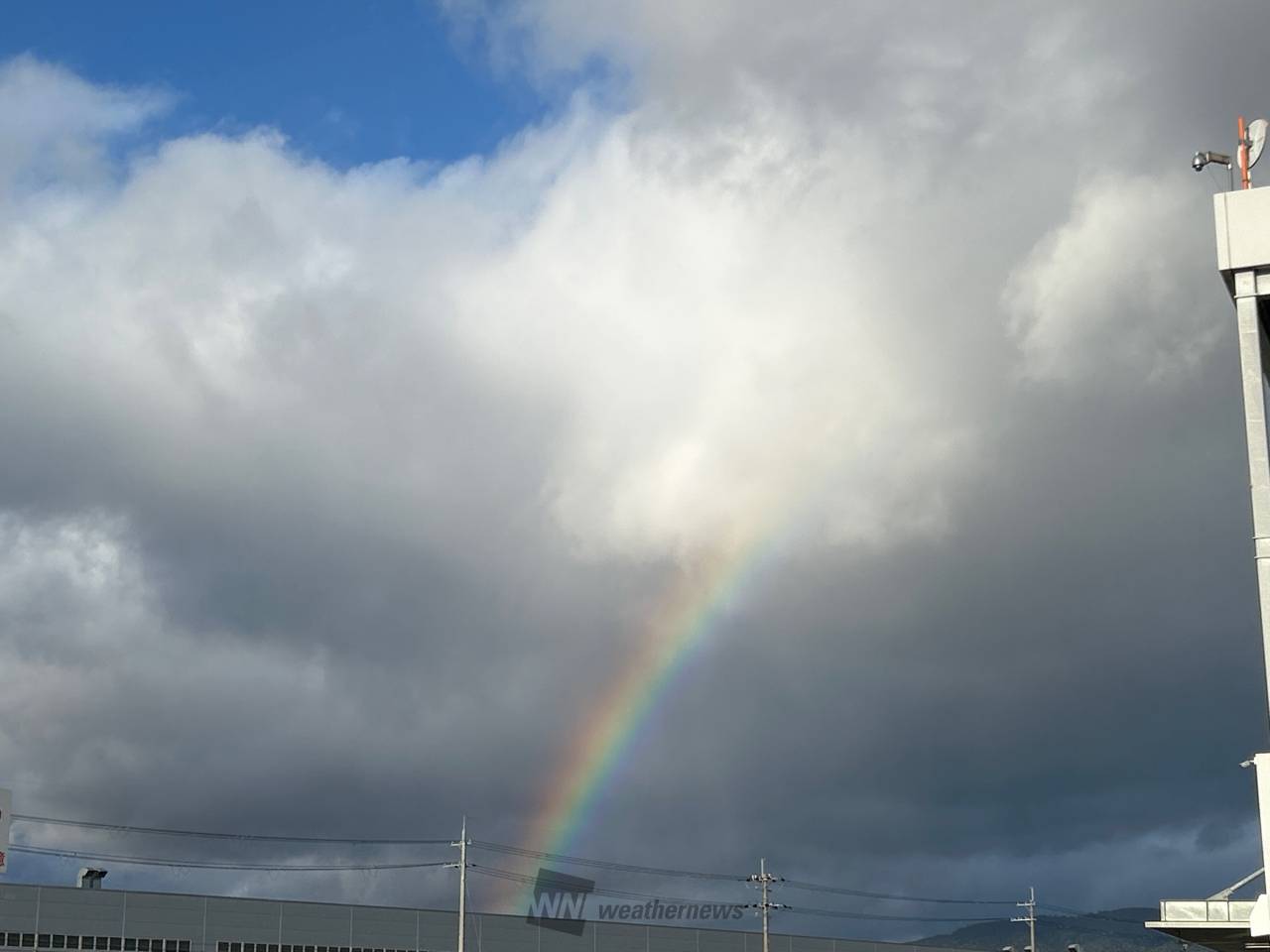 雨上がりの空 39Jw0pZuZUnwnUn1P9fnhJCLXvIn-