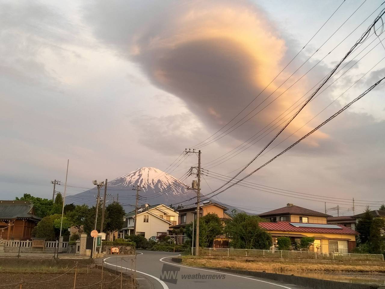 富士山周辺で変わった雲 注目の空の写真 ウェザーニュース