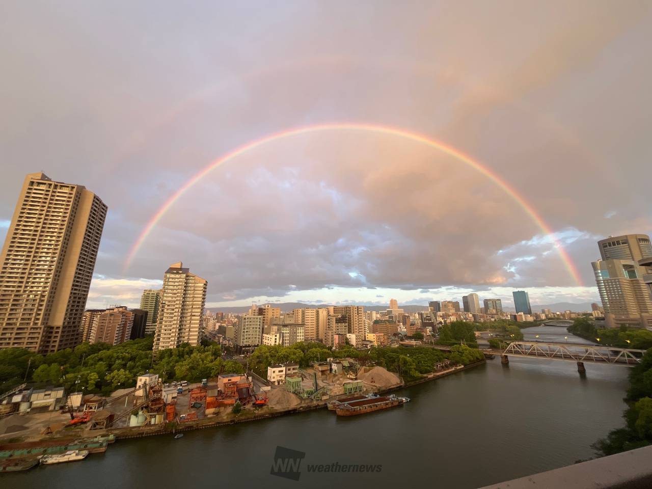 濃いダブルレインボー 注目の空の写真 ウェザーニュース