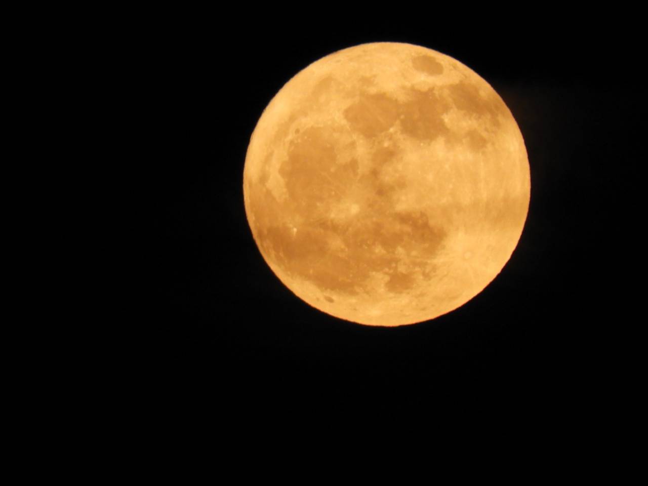 昨夜は満月 注目の空の写真 ウェザーニュース