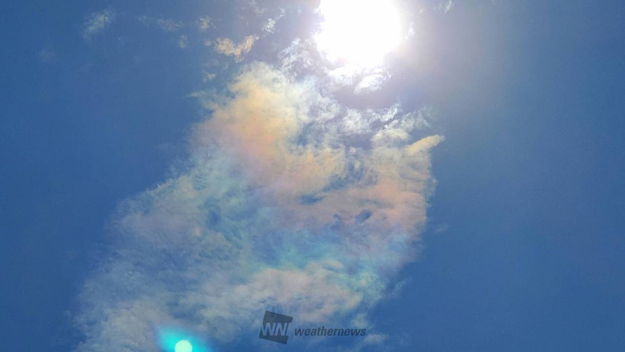 七色に輝く雲 注目の空の写真 ウェザーニュース