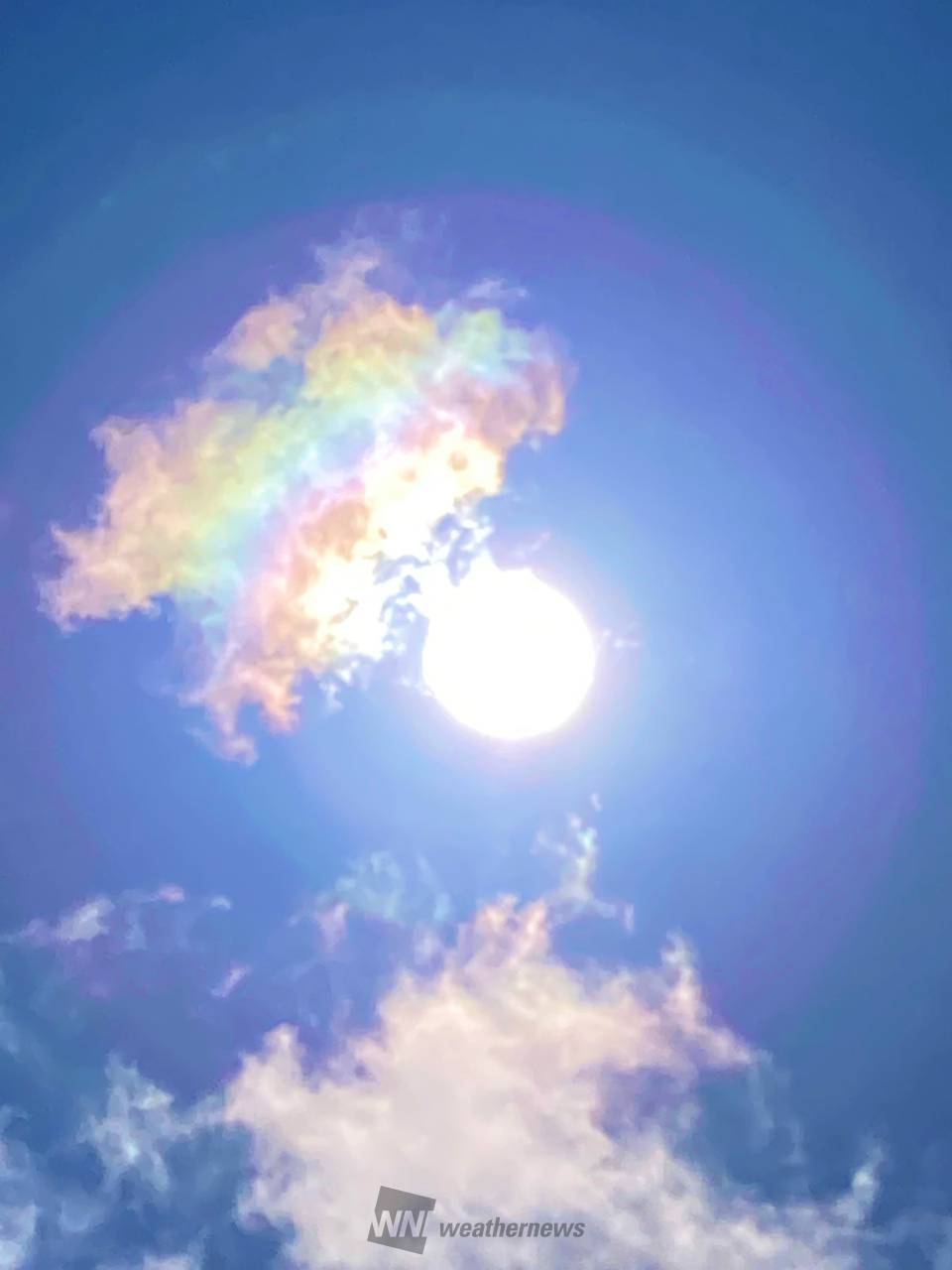 虹色の雲「彩雲」 注目の空の写真 ウェザーニュース